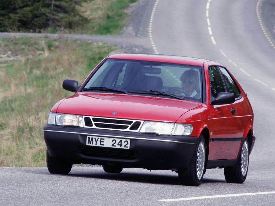  Saab 900 Coupe 1993 года  (фото 2 из 27)